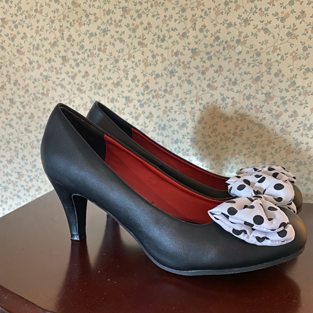 Tuk Black Pumps